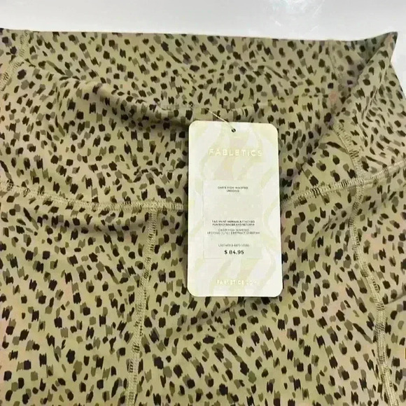 NWT Fabletics Oasis High Waisted Luxe Leggings in Abstract Cheetah Item# 6A - Picture 7 of 11
